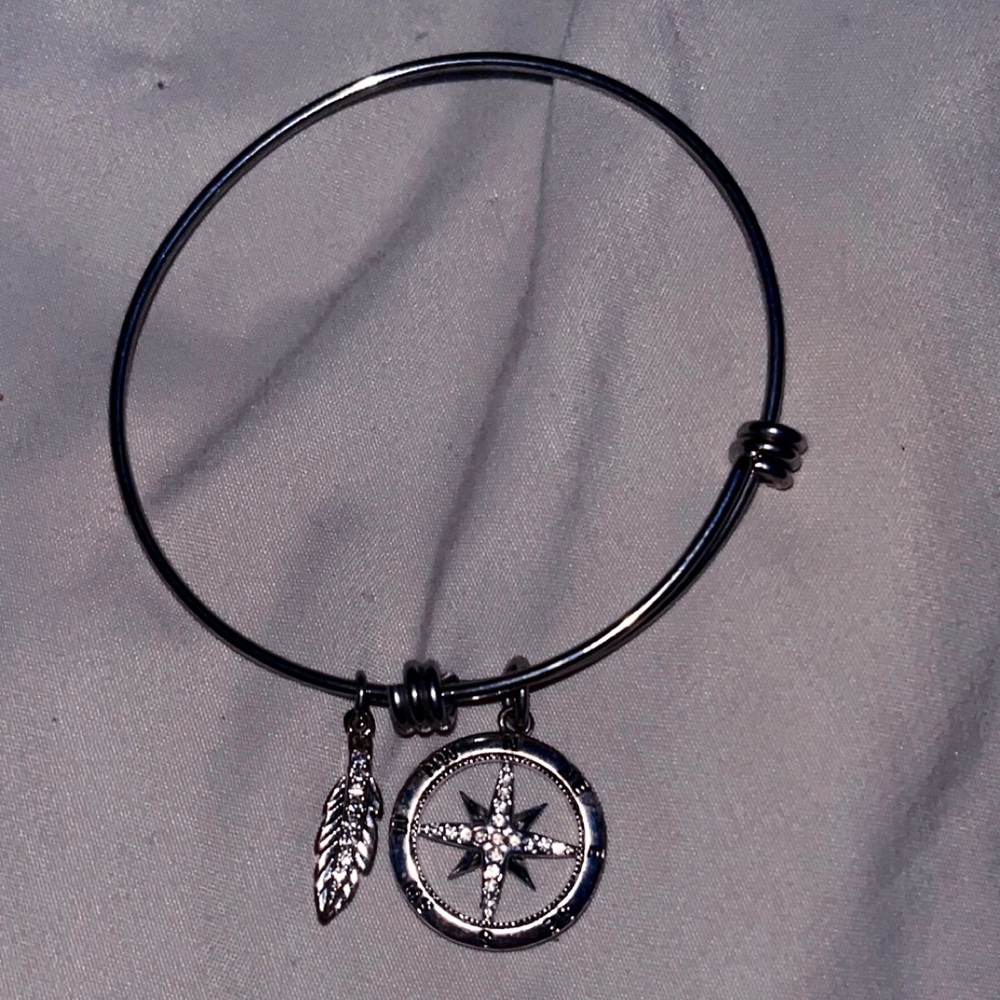 For Pura Vida bracelets can be sold together or separately